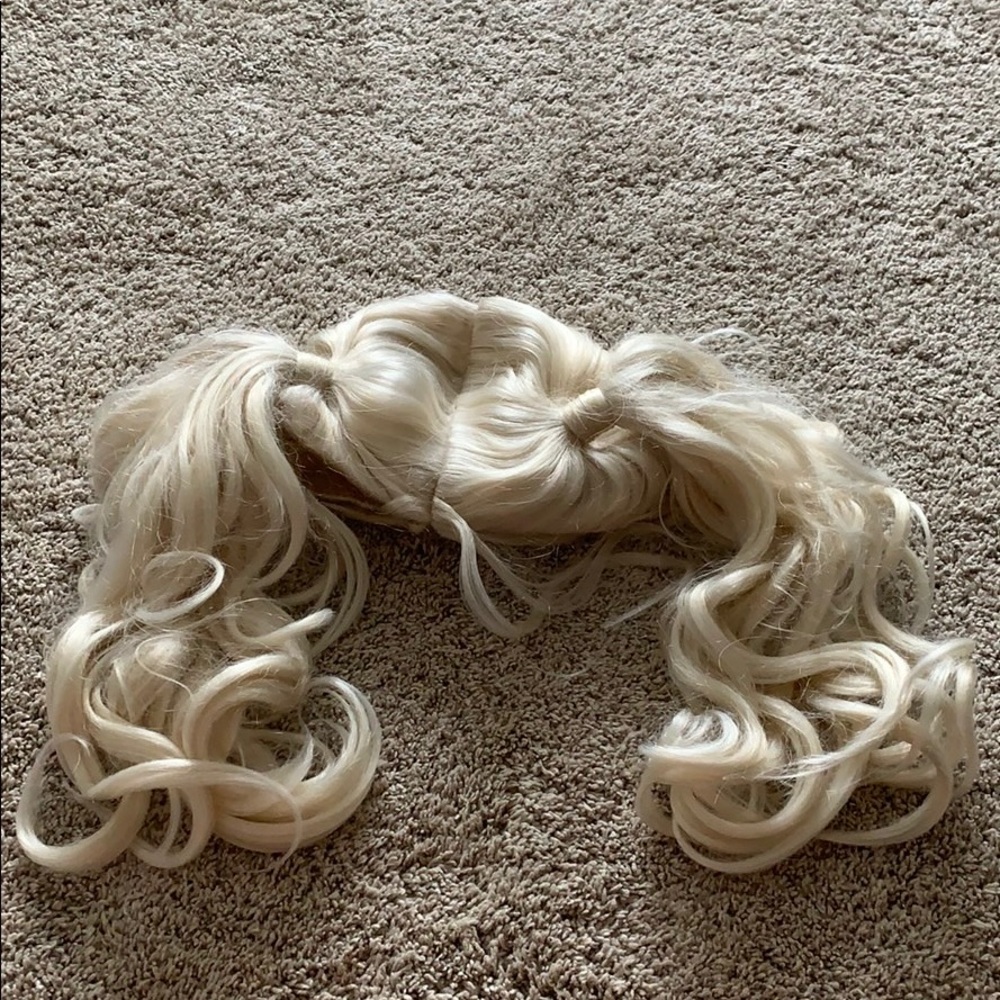 Blonde pigtail wig